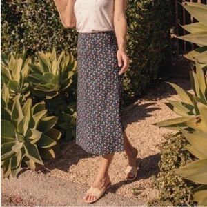Marine Layer Ryan Midi Slip Skirt‎ Womens 6 Navy Blue Cherry Print like new